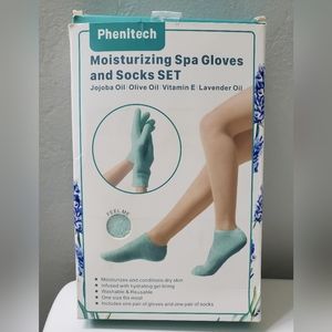 Moisturizing Spa Gloves and Socks